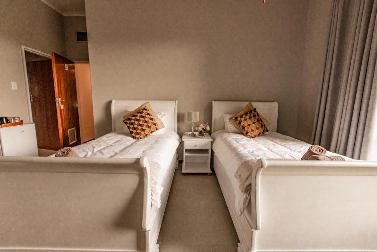 ماليلين Selati 103 Guest Cottages المظهر الخارجي الصورة