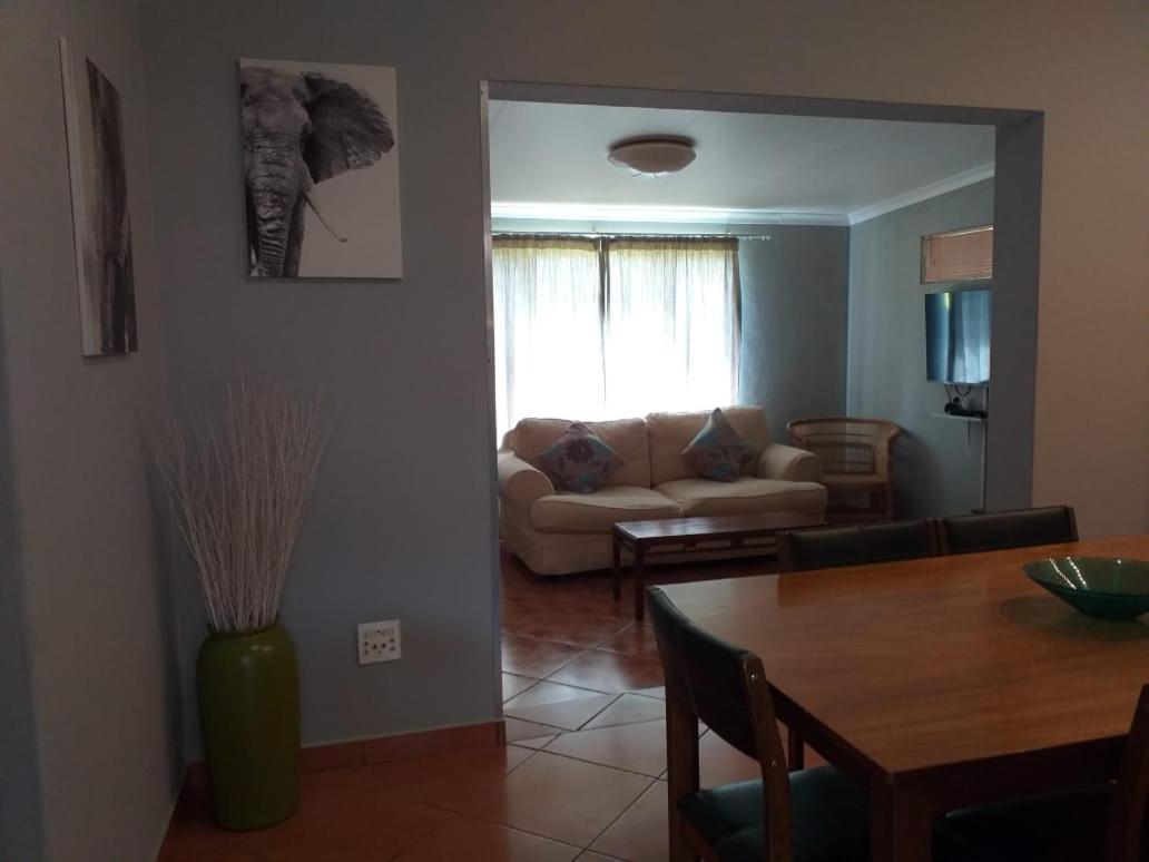 ماليلين Selati 103 Guest Cottages المظهر الخارجي الصورة